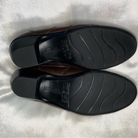 Clarks brown leather slip-on loafers/booties US 8 - Picture 5 of 8